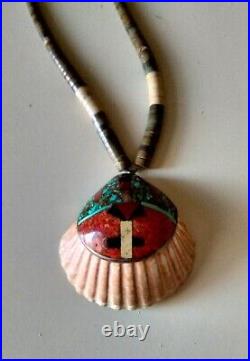Gorgeous large vintage Santo Domingo shell necklace