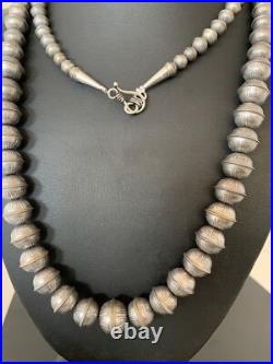 Hand Stamped Bench Navajo Pearls Graduated Sterling Silver Bead Necklace 24