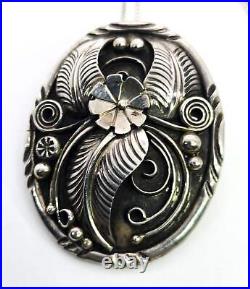Many Goats Navajo VHC Native American vintage sterling silver pendant necklace