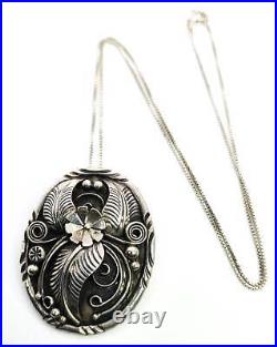 Many Goats Navajo VHC Native American vintage sterling silver pendant necklace