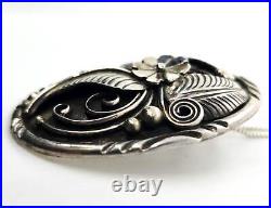 Many Goats Navajo VHC Native American vintage sterling silver pendant necklace