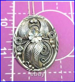 Many Goats Navajo VHC Native American vintage sterling silver pendant necklace