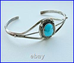 NAVAJO JJ VINTAGE 925 STERLING SILVER 11x9 mm. TURQUOISE CUFF BRACELET