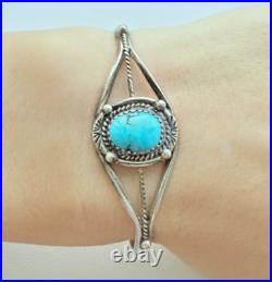 NAVAJO JJ VINTAGE 925 STERLING SILVER 11x9 mm. TURQUOISE CUFF BRACELET