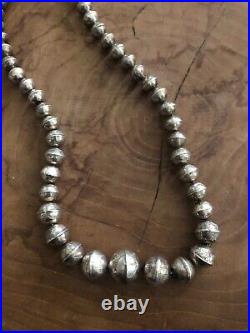Navajo 21 Traditional Vintage Sterling Handmade Bench Bead Necklace