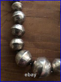Navajo 21 Traditional Vintage Sterling Handmade Bench Bead Necklace