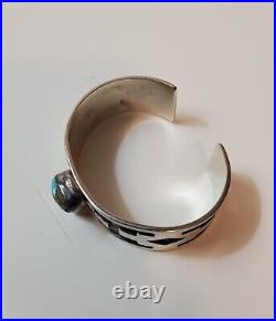 Navajo VINTAGE Sterling Silver TURQUOISE BRACELET 7 1/2 Small Wrist Secatero