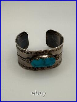 Stunning vintage Native American cuff bracelet. Sterling silver and turquoise