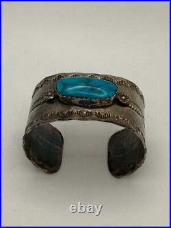 Stunning vintage Native American cuff bracelet. Sterling silver and turquoise