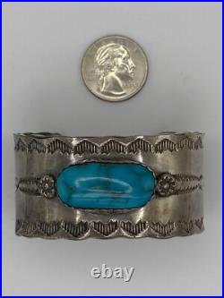 Stunning vintage Native American cuff bracelet. Sterling silver and turquoise