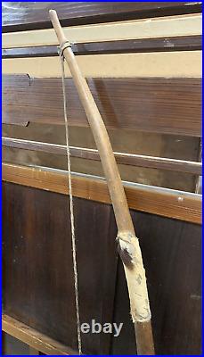 VINTAGE 66 NORTHERN NATIVE AMERICAN HUNTING LONG BOW With DEER FUR (9A)