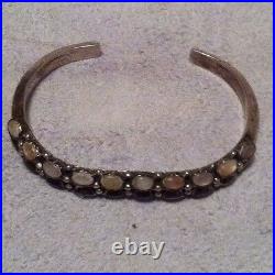 VINTAGE. NATIVE AMERICAN STERLING BRACELET. Possibly Mother Of Pearl Or Opals