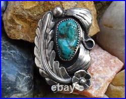 Vintage 1970s Native American Navajo Turquoise Sterling Ring Size 5.75