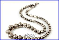 Vintage Native American 925 Sterling Silver Graduated Ball Bead Necklace Gw54