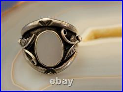 Vintage Native American Don Chee Sterling Silver Mother Of Pearl Ring Size 7 Vintage Native American Don Chee Sterling Silver Mother Of Pearl Ring Size 7