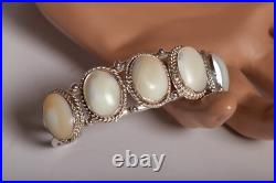 Vintage Native American Navajo Genuine Moonstone & Silver Cuff bracelet! Mint