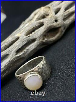 Vintage Native American Navajo Mother Of Pearl Sterling Silver Ring Size 9