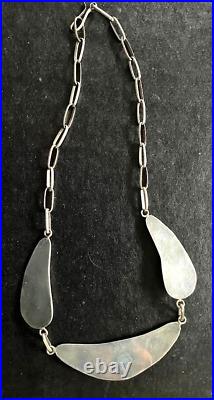Vintage Native American Sterling Silver Coral Necklace Vintage Native American Sterling Silver Coral Necklace