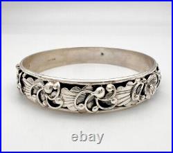 Vintage Navajo Native American Sterling Silver Stamped Flower Bangle Bracelet