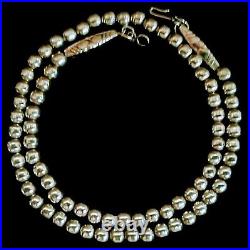 Vintage Navajo Pearls Bench Made Native American. 925 Sterling Silver Necklace