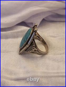 Vintage Navajo silver and turquoise ring with Fan Band Detail