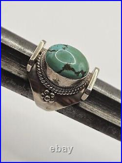 Vintage Old Navajo Native American Turquoise Sterling Silver Ring Size 9.5